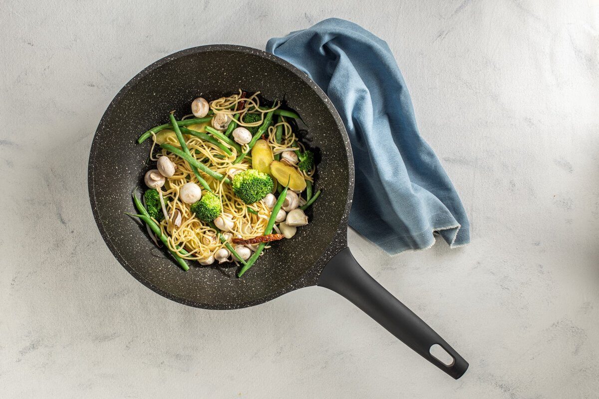 Wokgerecht bereiden met de Sola Fair Cooking Wokpan