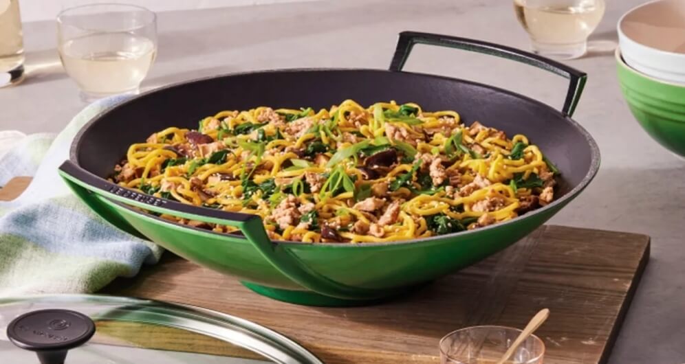 Groene Le Creuset Wokpan